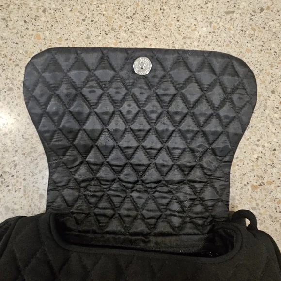 Vera Bradley NWOT Black Quilted 9.5"x 6"x 3" Shoulder Crossbody Purse - Picture 8 of 14